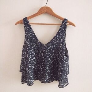 ✨3/$15 Garage | Navy Blue Floral Flowy Tank